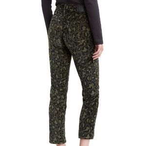 Levi’s 724 High-Rise Straight Cropped